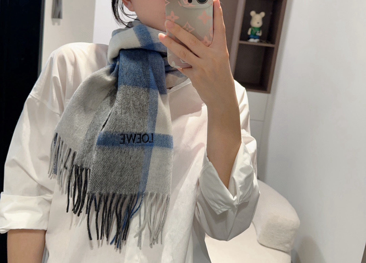 China Replica Loewe Scarf 44usd Only