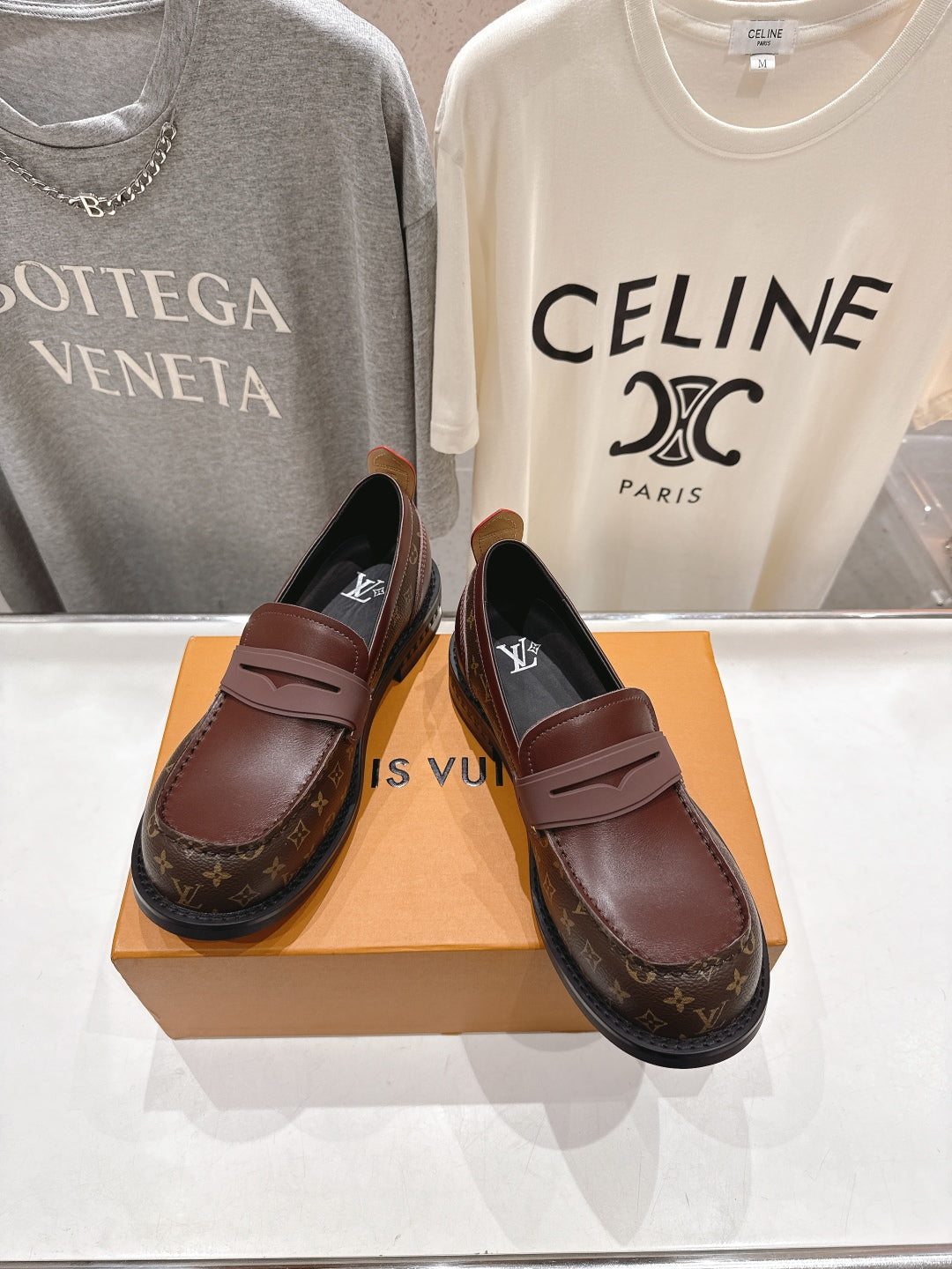 China Replica LV Women Shoes 136usd Only