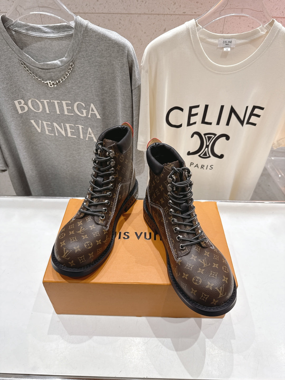China Replica LV Women Shoes 158usd Only