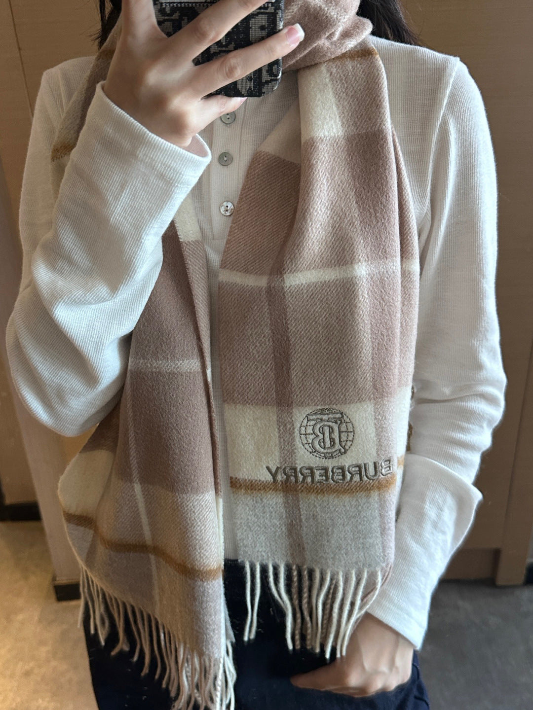 China Replica Burberry Scarf 46usd Only