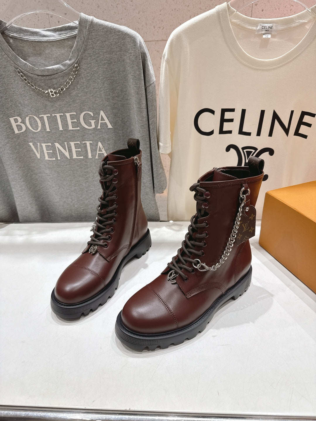 China Replica LV Women Shoes 144usd Only