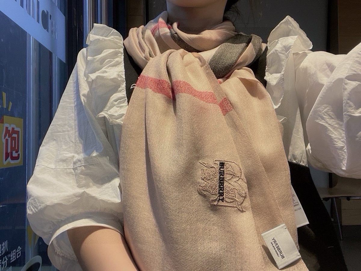China Replica Burberry Scarf 60usd Only