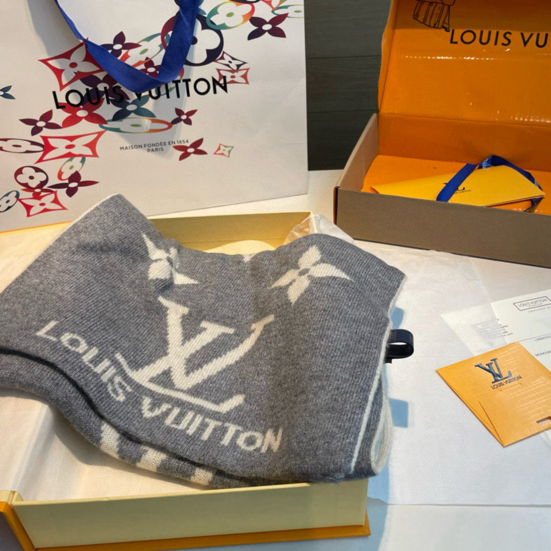 China Replica LV Scarf 64usd Only