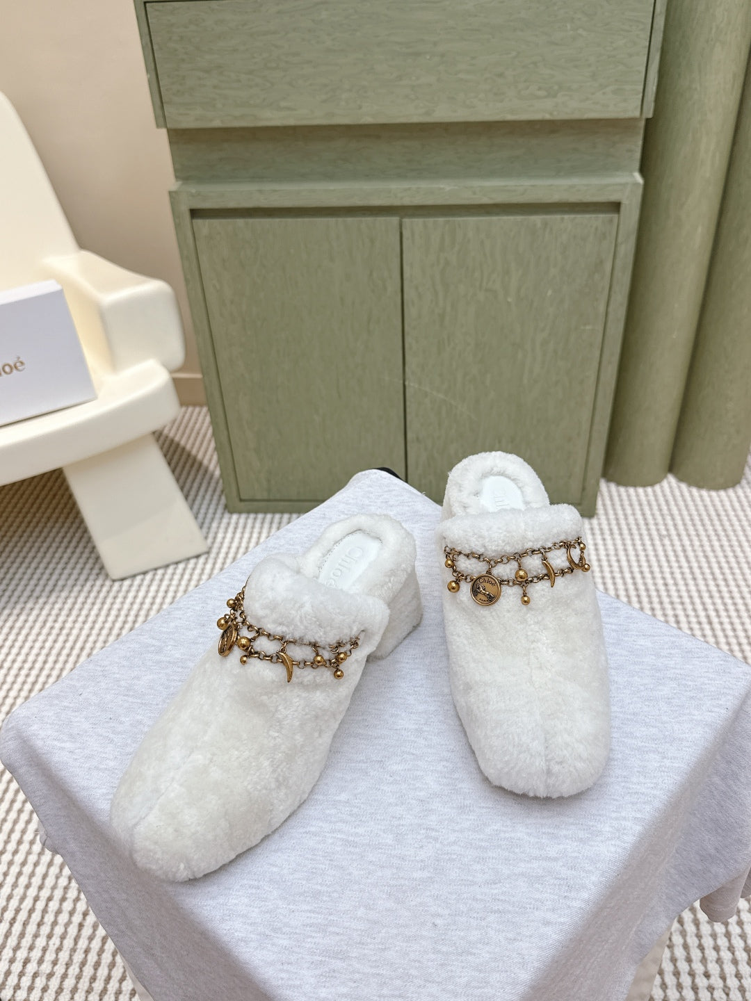 China Replica Fendi Women Shoes 108usd Only