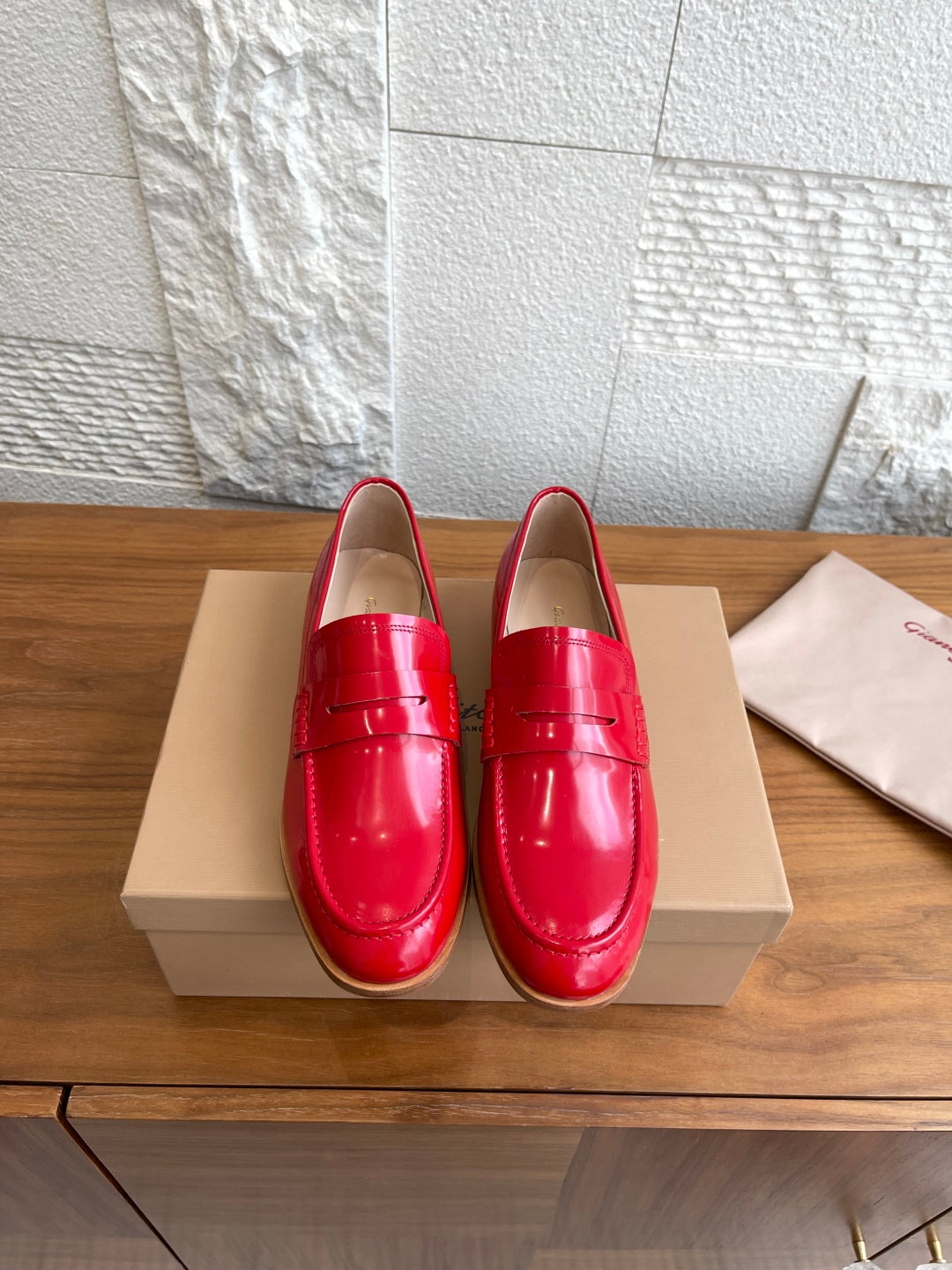 China Replica Versace Women Shoes 108usd Only