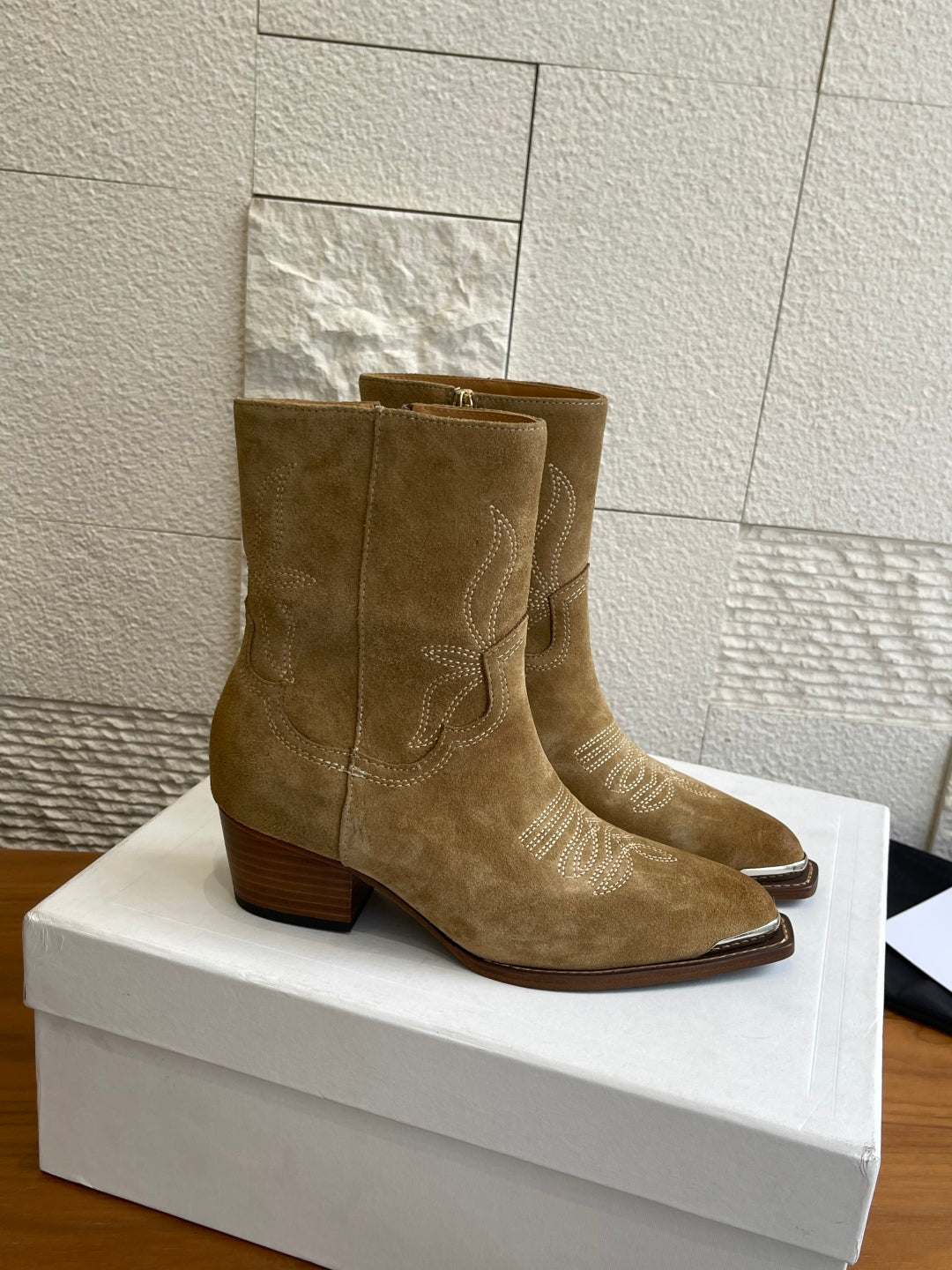 China Replica Celine Women Shoes 150usd Only