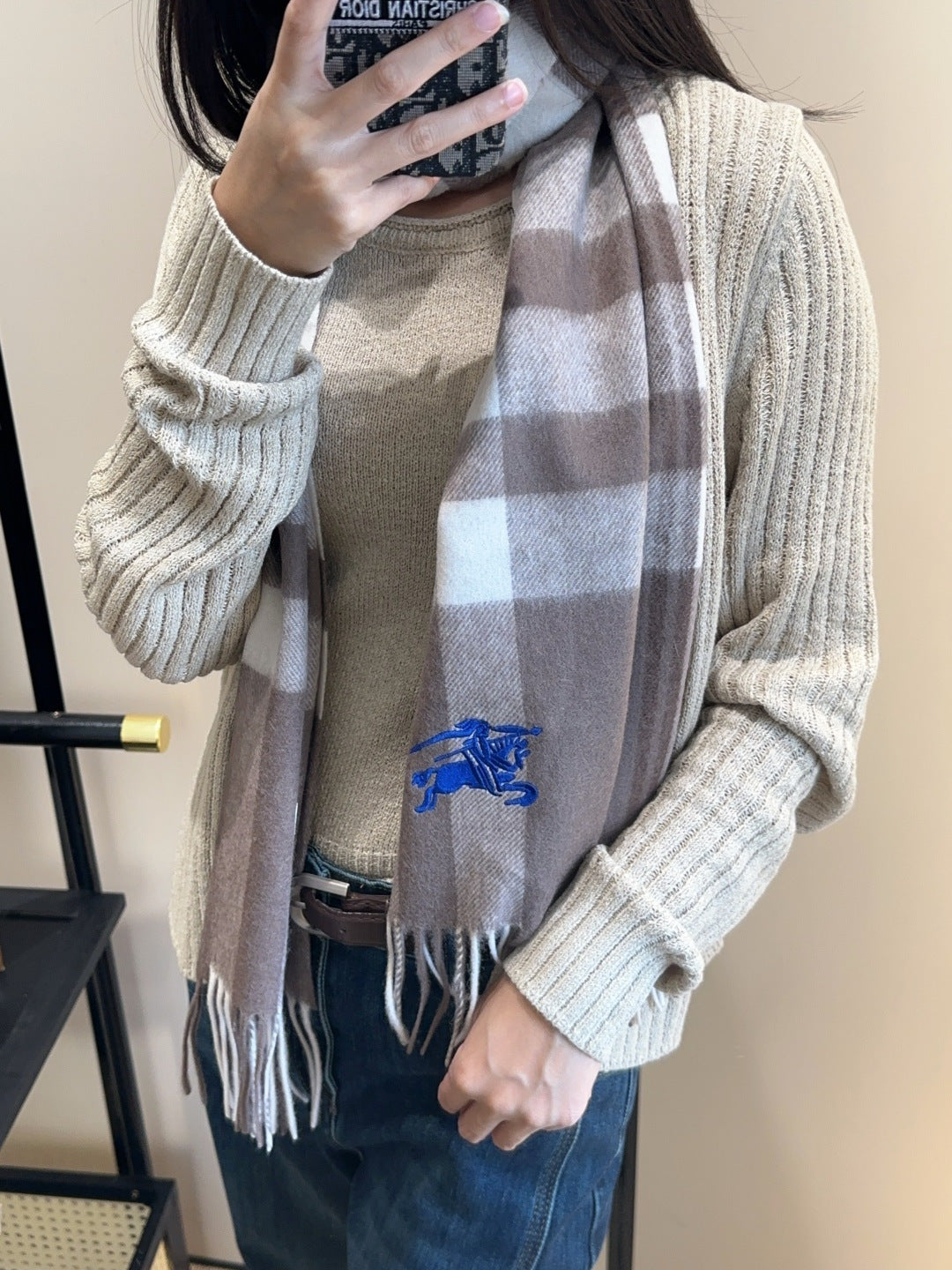 China Replica Burberry Scarf 48usd Only