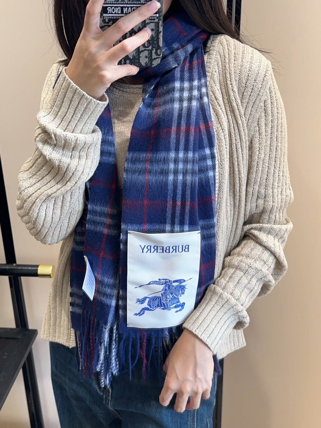 China Replica Burberry Scarf 48usd Only