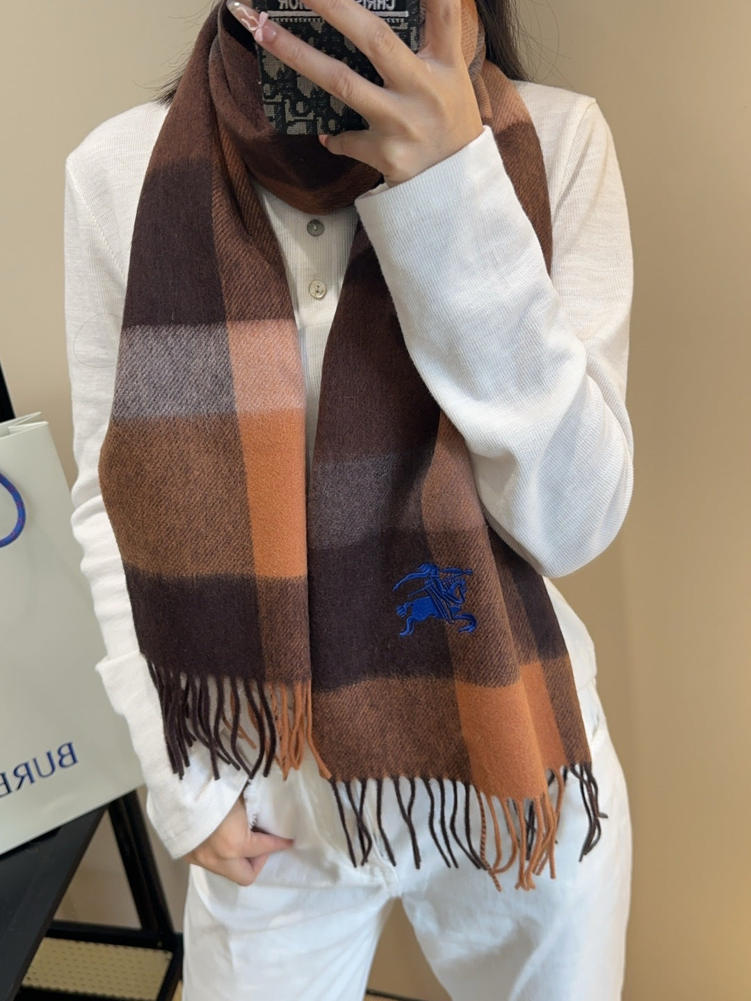 China Replica Burberry Scarf 44usd Only