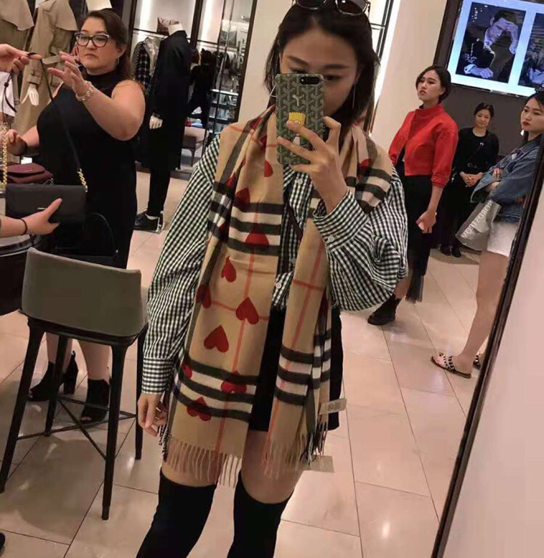 China Replica Burberry Scarf 40usd Only