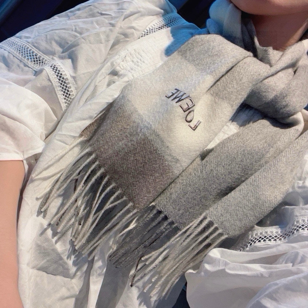 China Replica Loewe Scarf 44usd Only