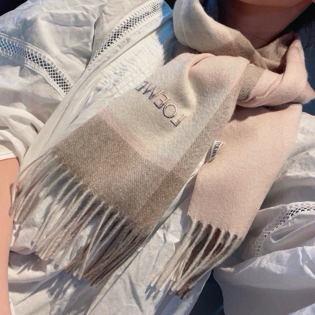 China Replica Loewe Scarf 44usd Only