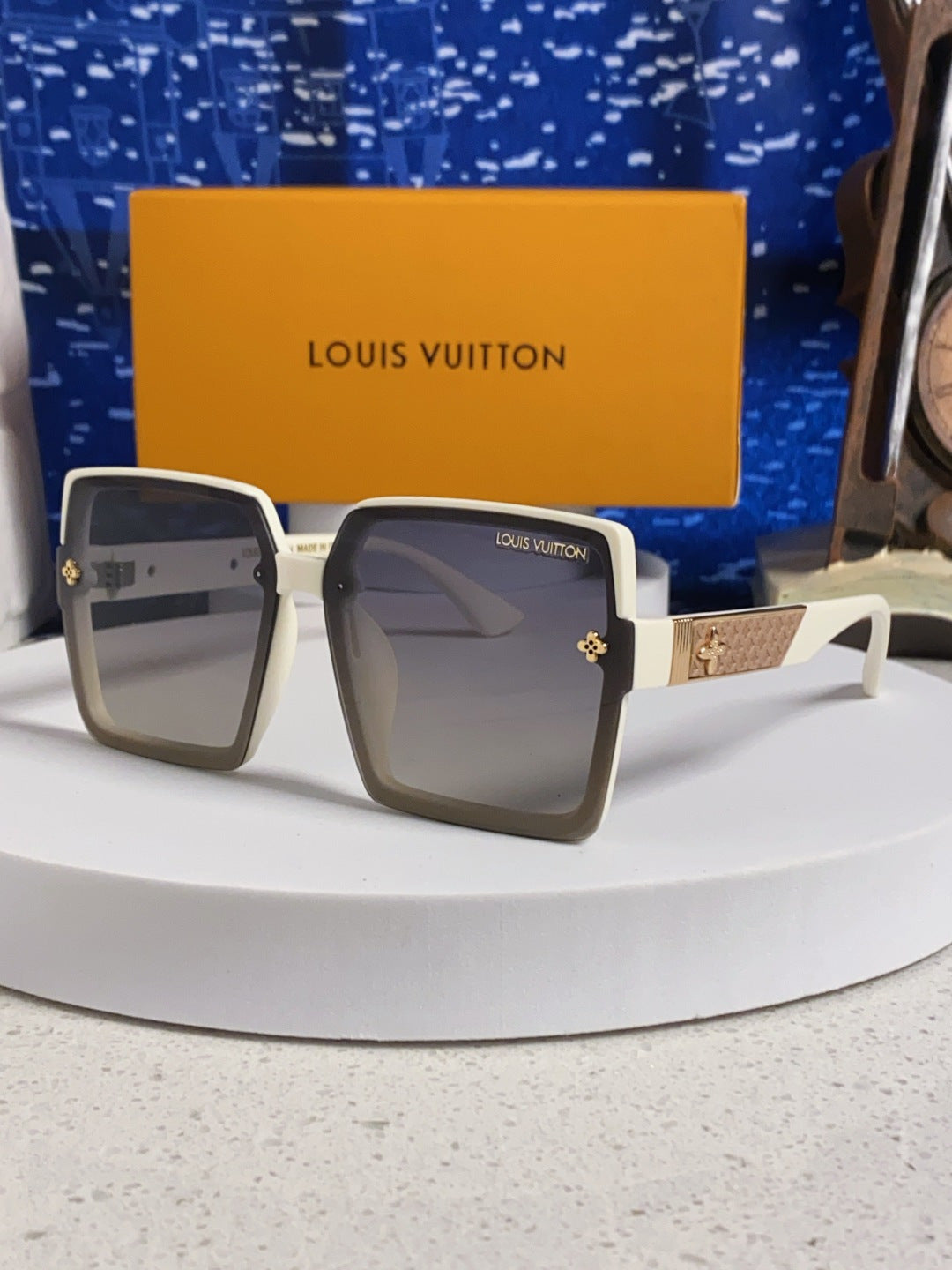 China Replica LV Sunglasses 32usd Only
