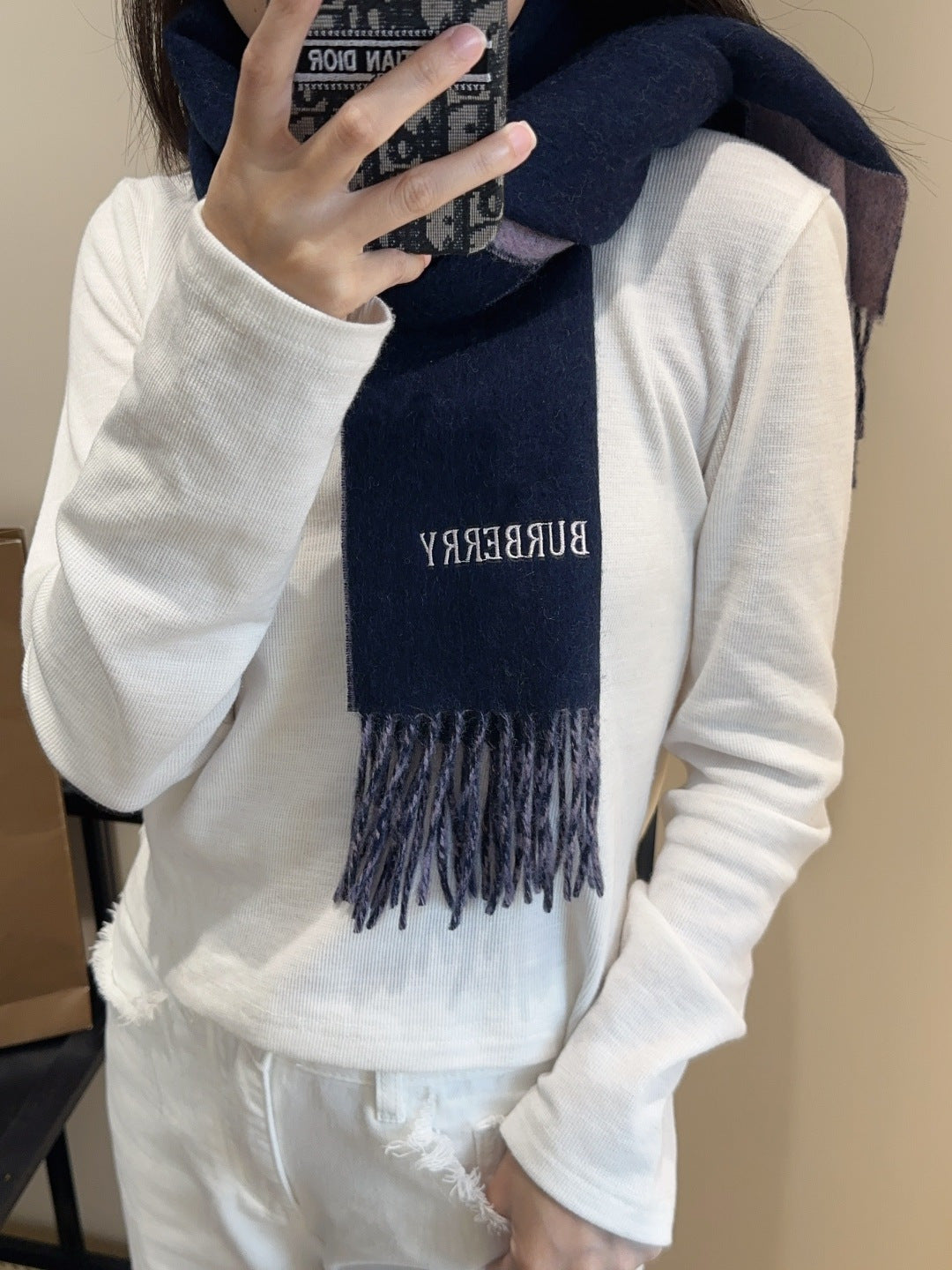 China Replica Burberry Scarf 54usd Only