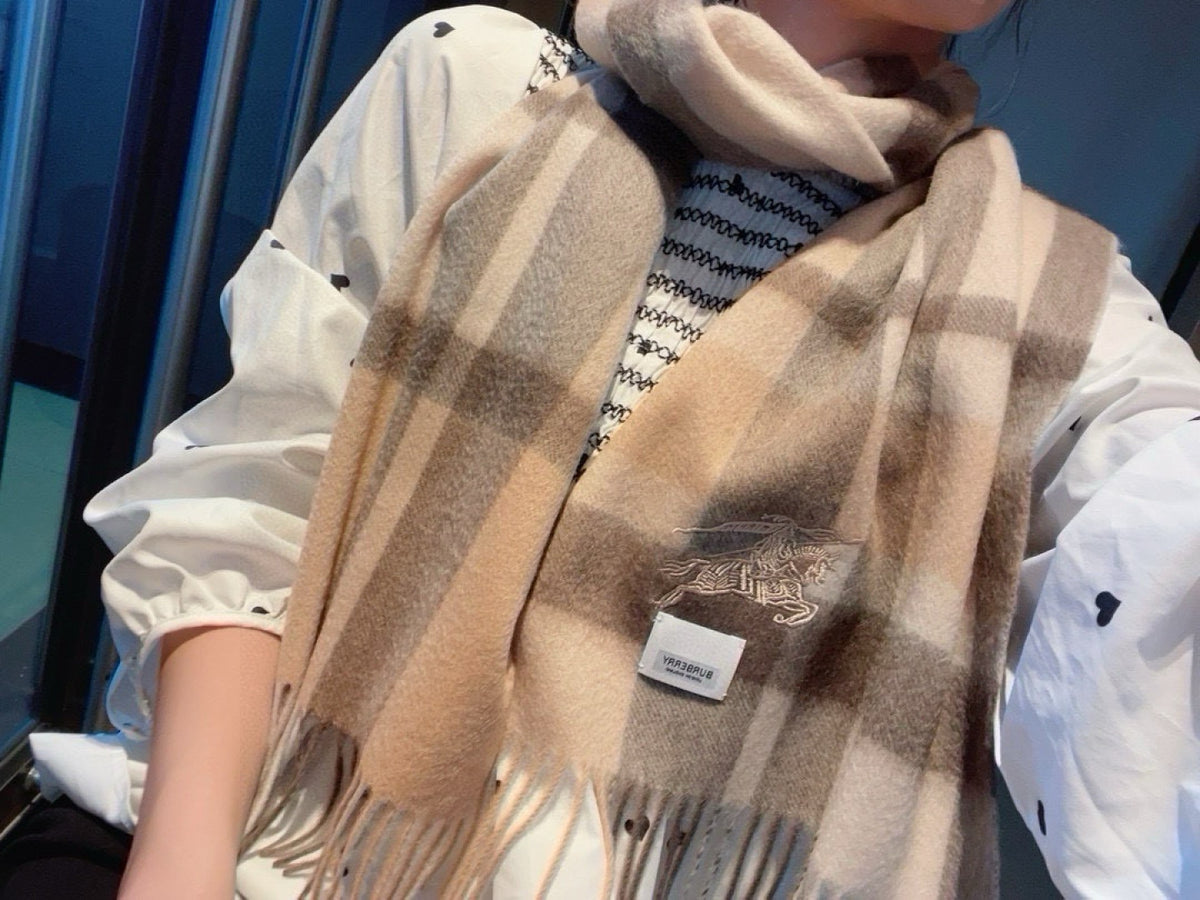 China Replica Burberry Scarf 44usd Only