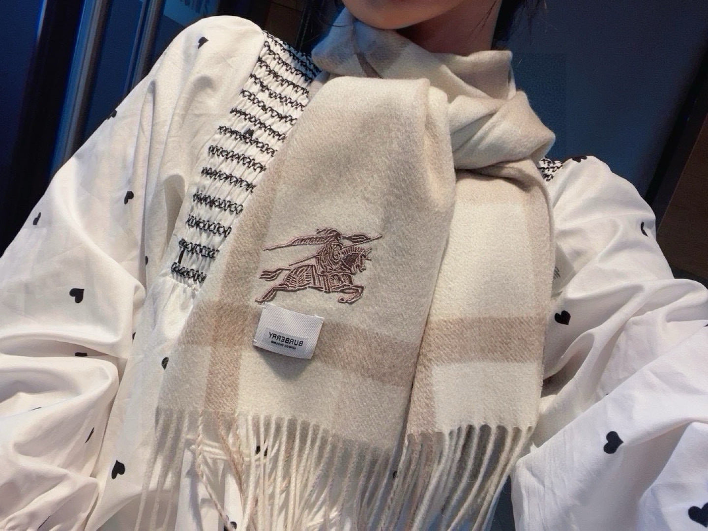 China Replica Burberry Scarf 44usd Only