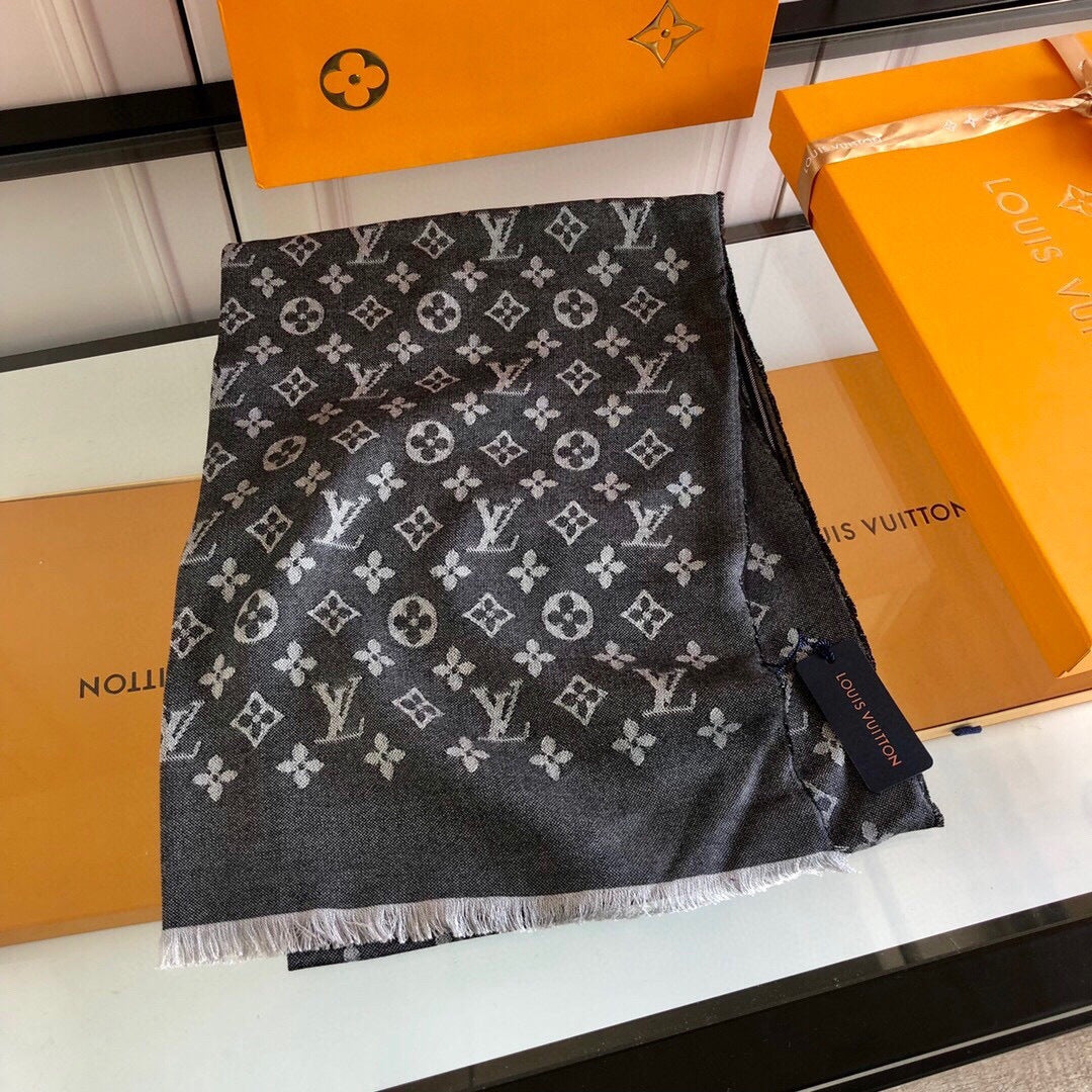 China Replica LV Scarf 40usd Only