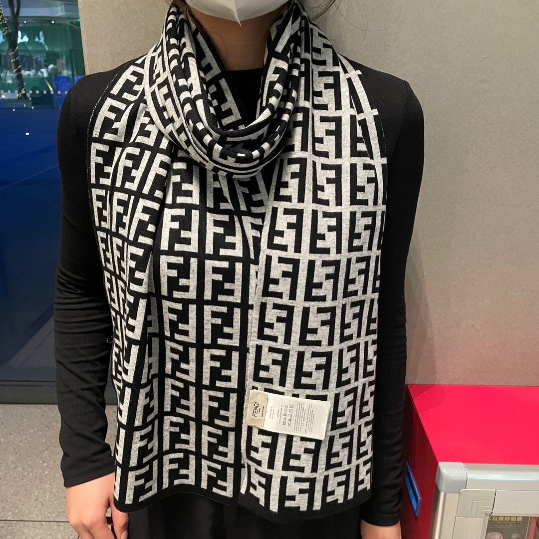 China Replica Fendi Scarf 48usd Only