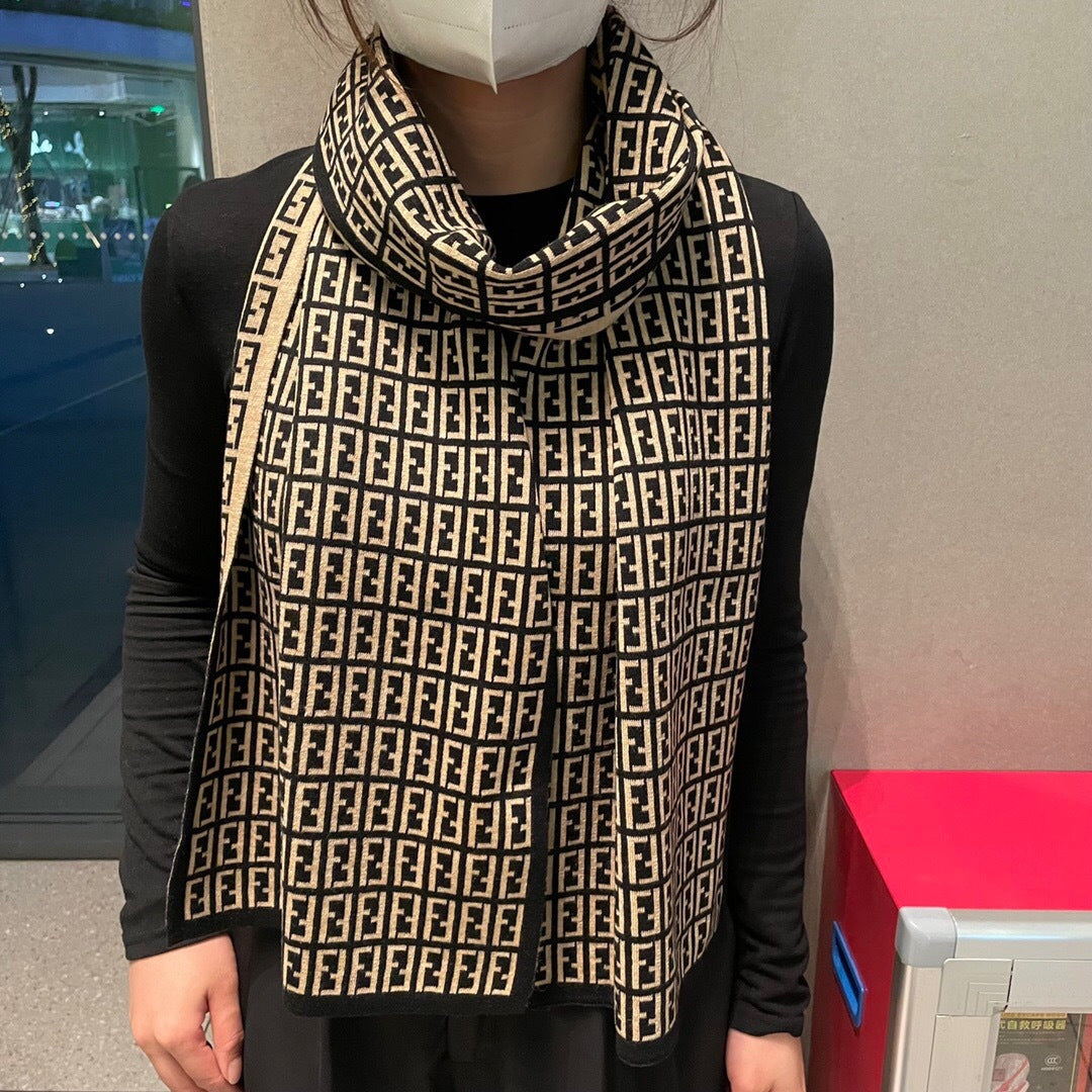 China Replica Fendi Scarf 48usd Only