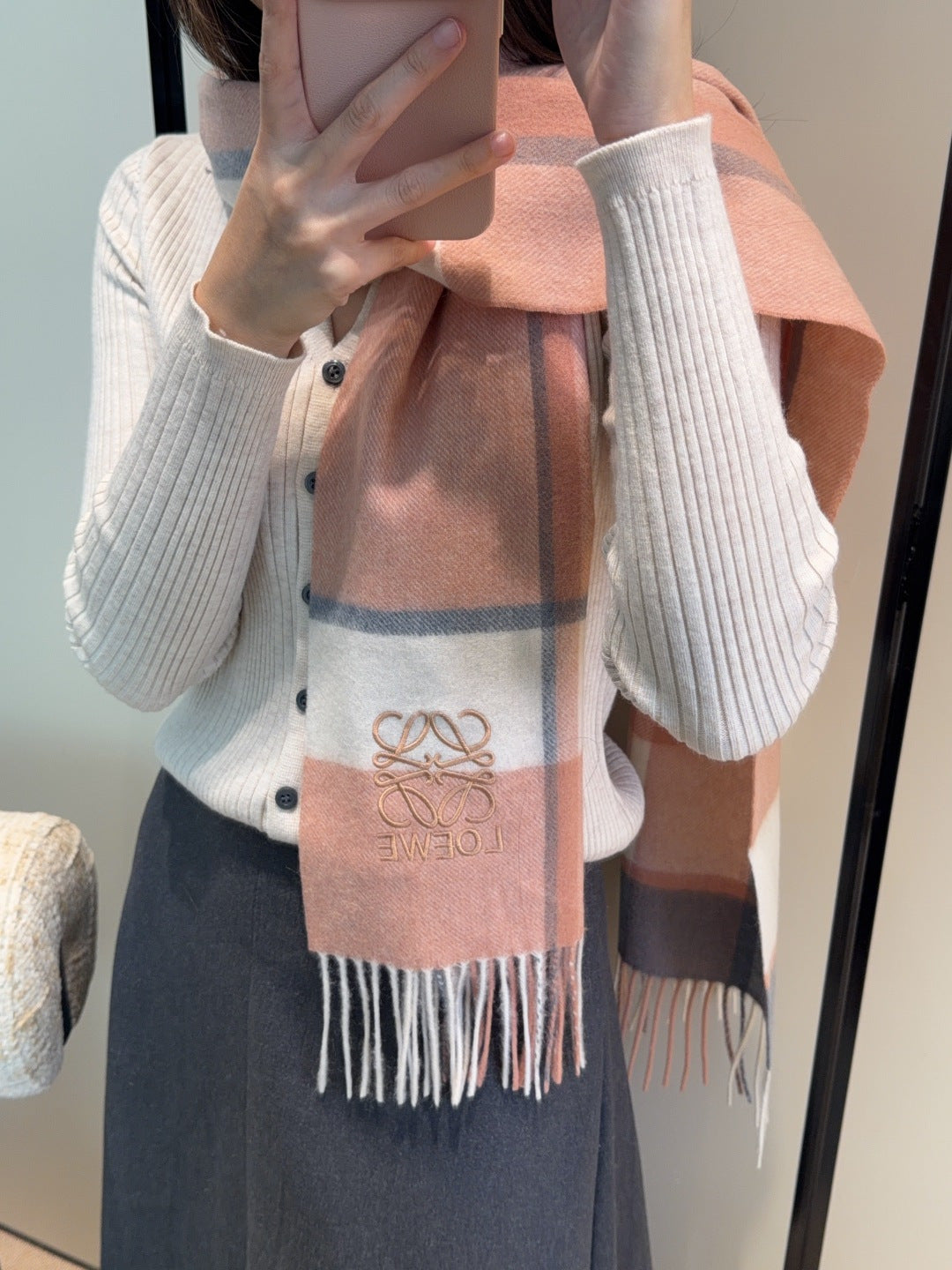 China Replica Loewe Scarf 48usd Only