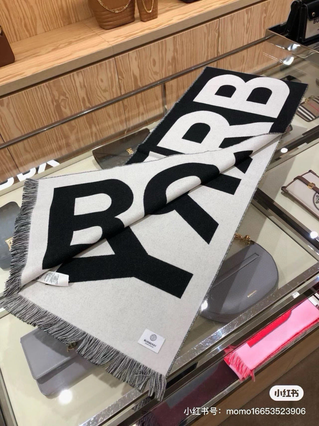 China Replica Burberry Scarf 46usd Only