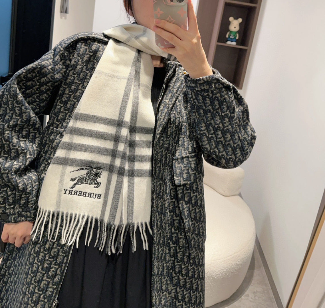 China Replica Burberry Scarf 44usd Only