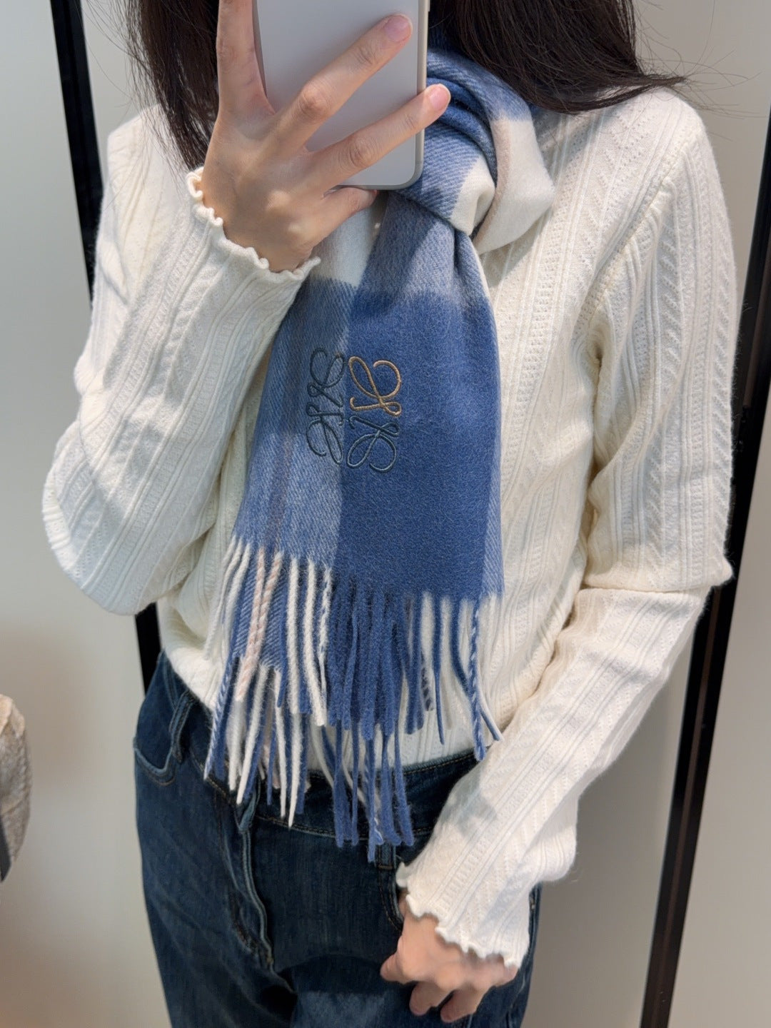 China Replica Loewe Scarf 48usd Only