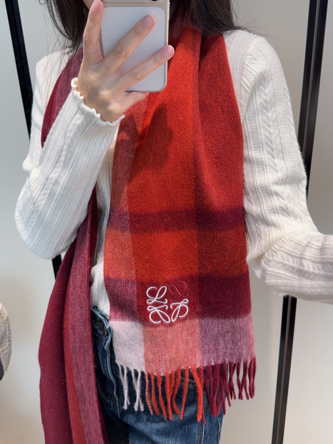 China Replica Loewe Scarf 48usd Only