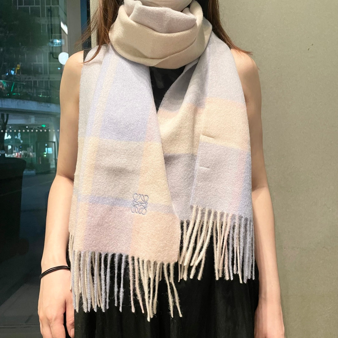 China Replica Loewe Scarf 48usd Only