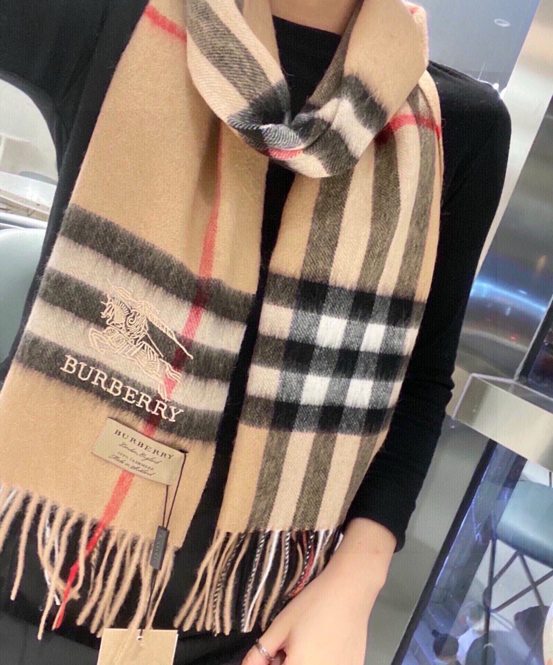 China Replica Burberry Scarf 40usd Only