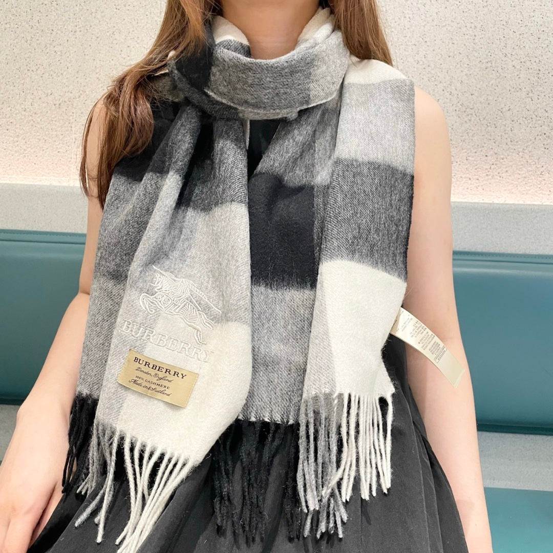 China Replica Burberry Scarf 44usd Only