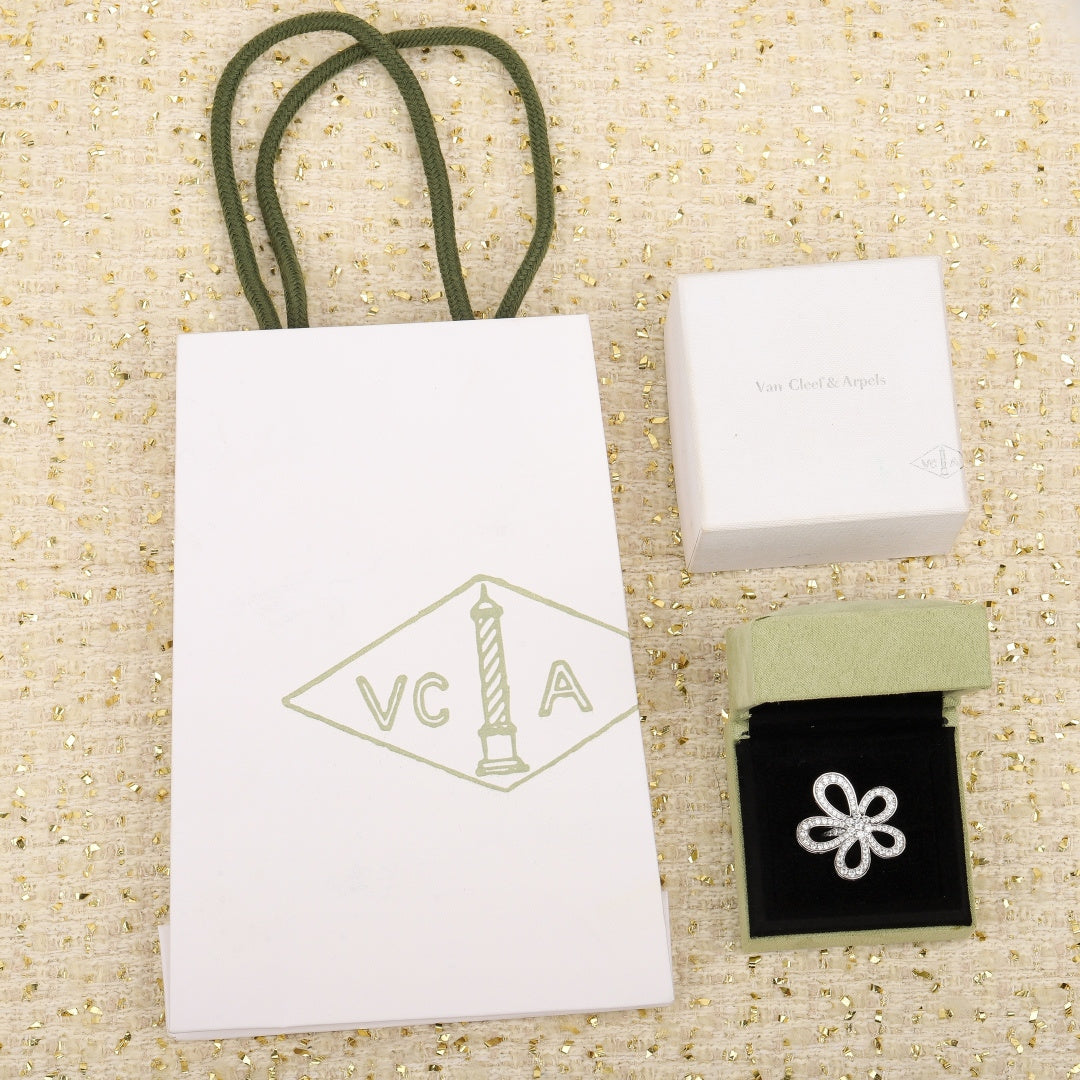 China Replica Van Cleef Arpels Rings 112usd Only