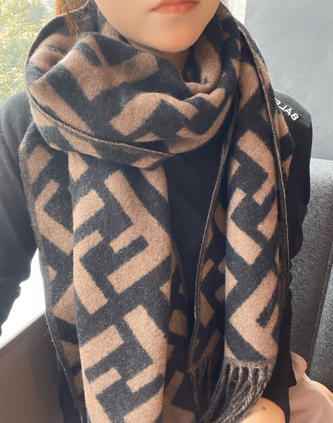 China Replica Fendi Scarf 40usd Only