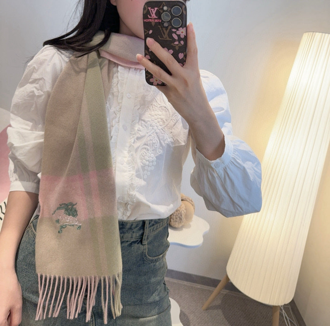 China Replica Burberry Scarf 48usd Only