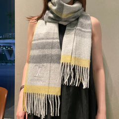 China Replica LV Scarf 48usd Only