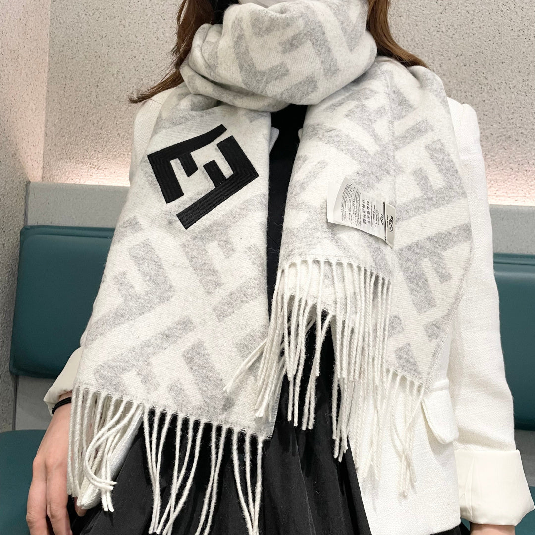 China Replica Fendi Scarf 60usd Only