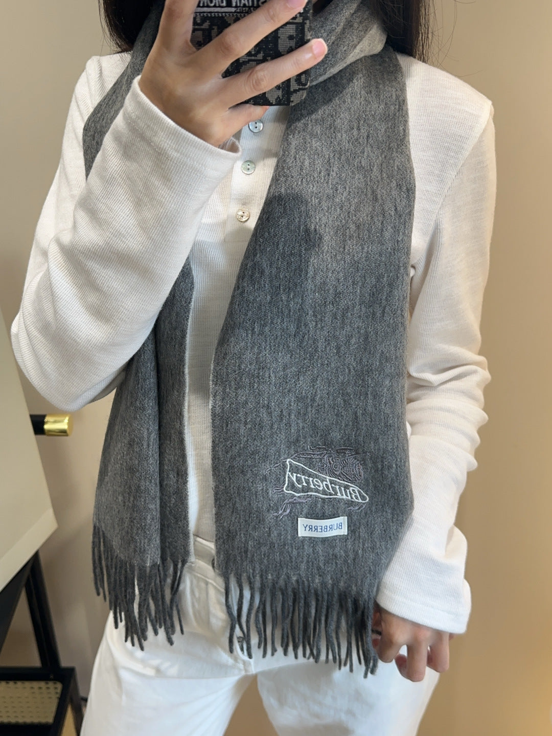 China Replica Burberry Scarf 48usd Only