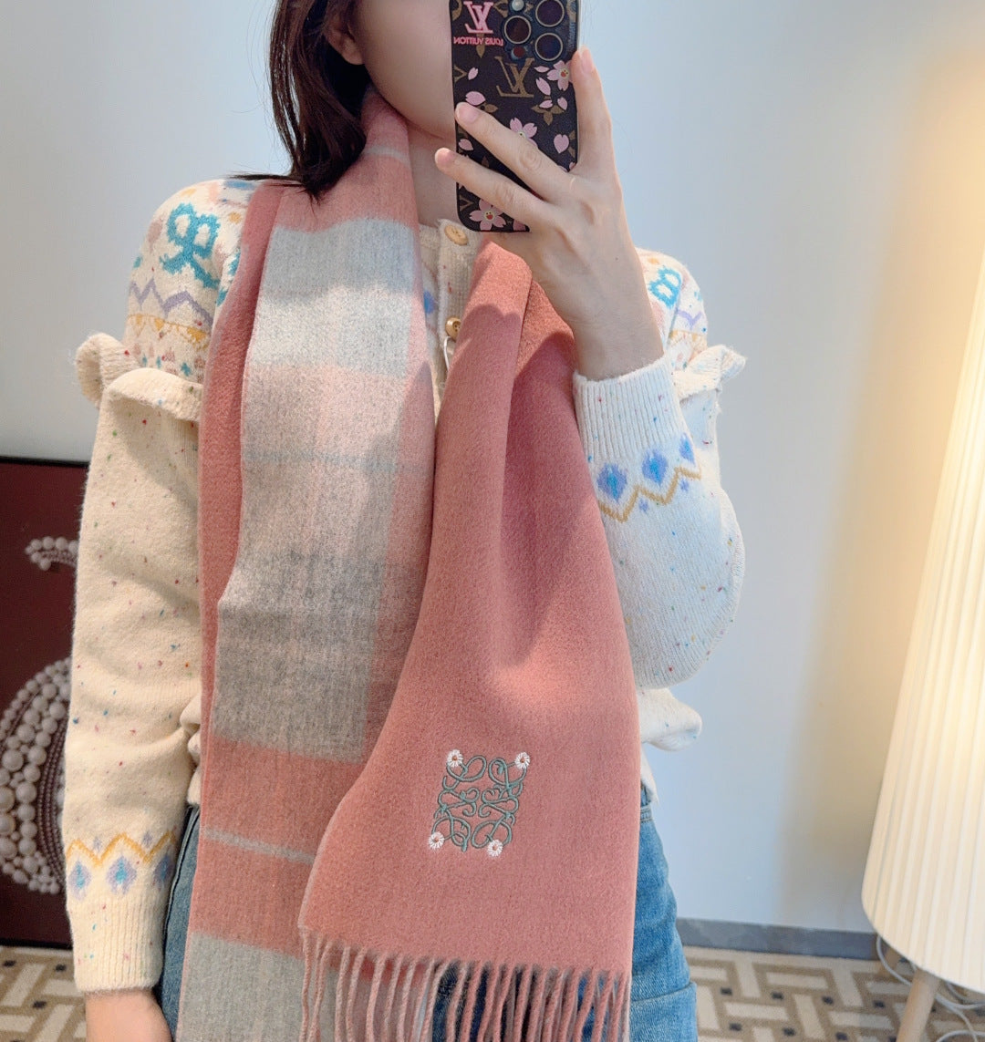 China Replica Loewe Scarf 52usd Only