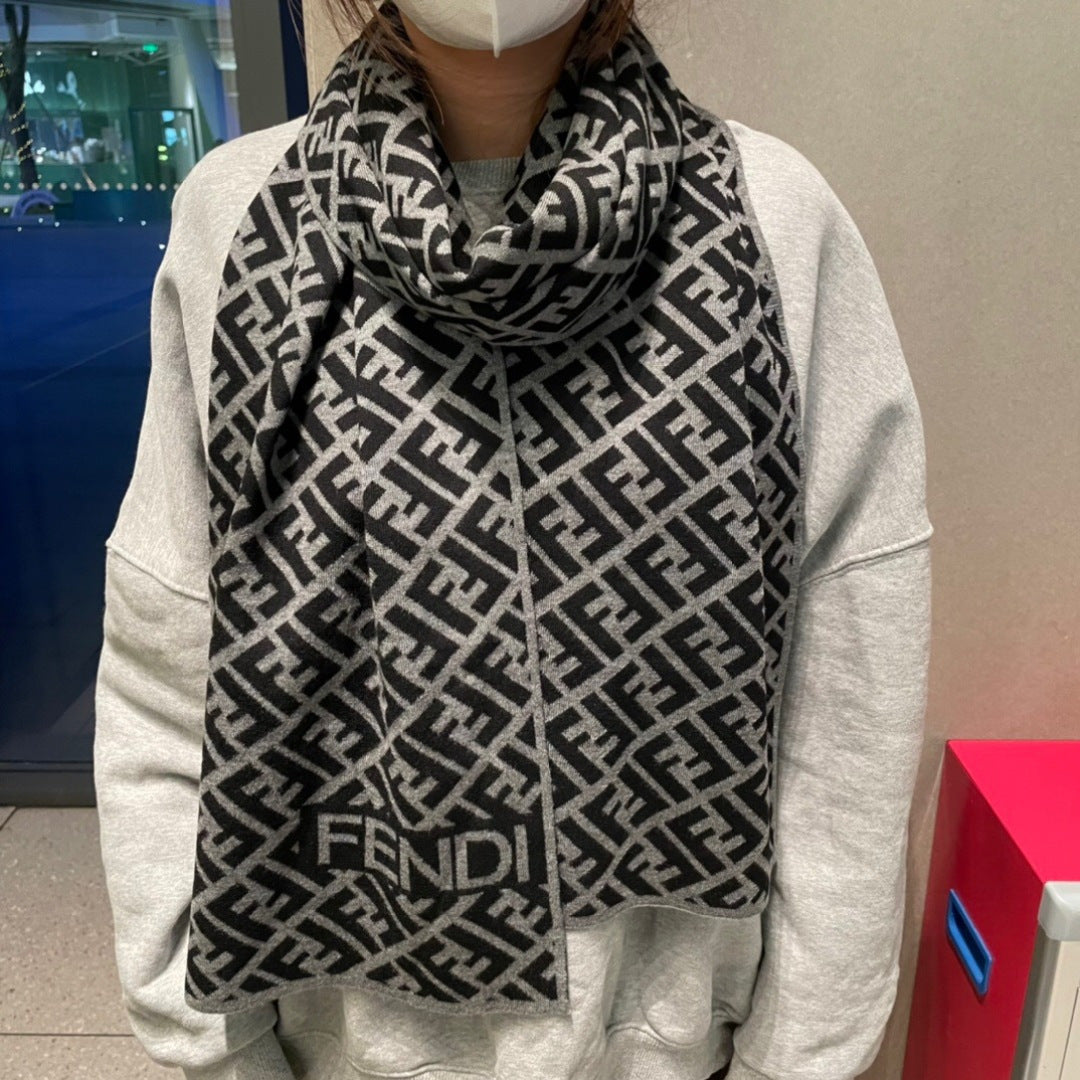 China Replica Fendi Scarf 48usd Only