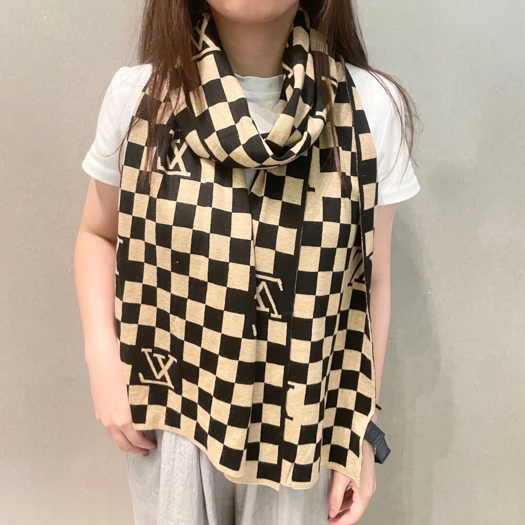 China Replica LV Scarf 44usd Only