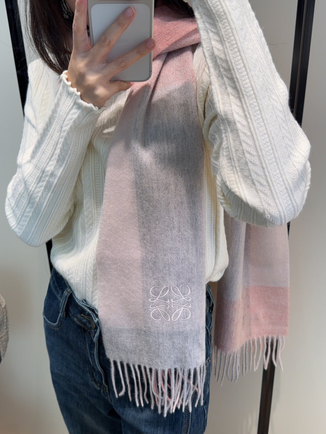 China Replica Loewe Scarf 44usd Only