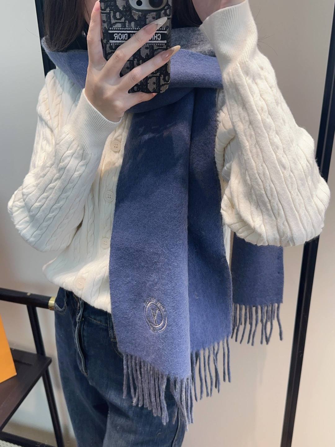 China Replica LV Scarf 54usd Only