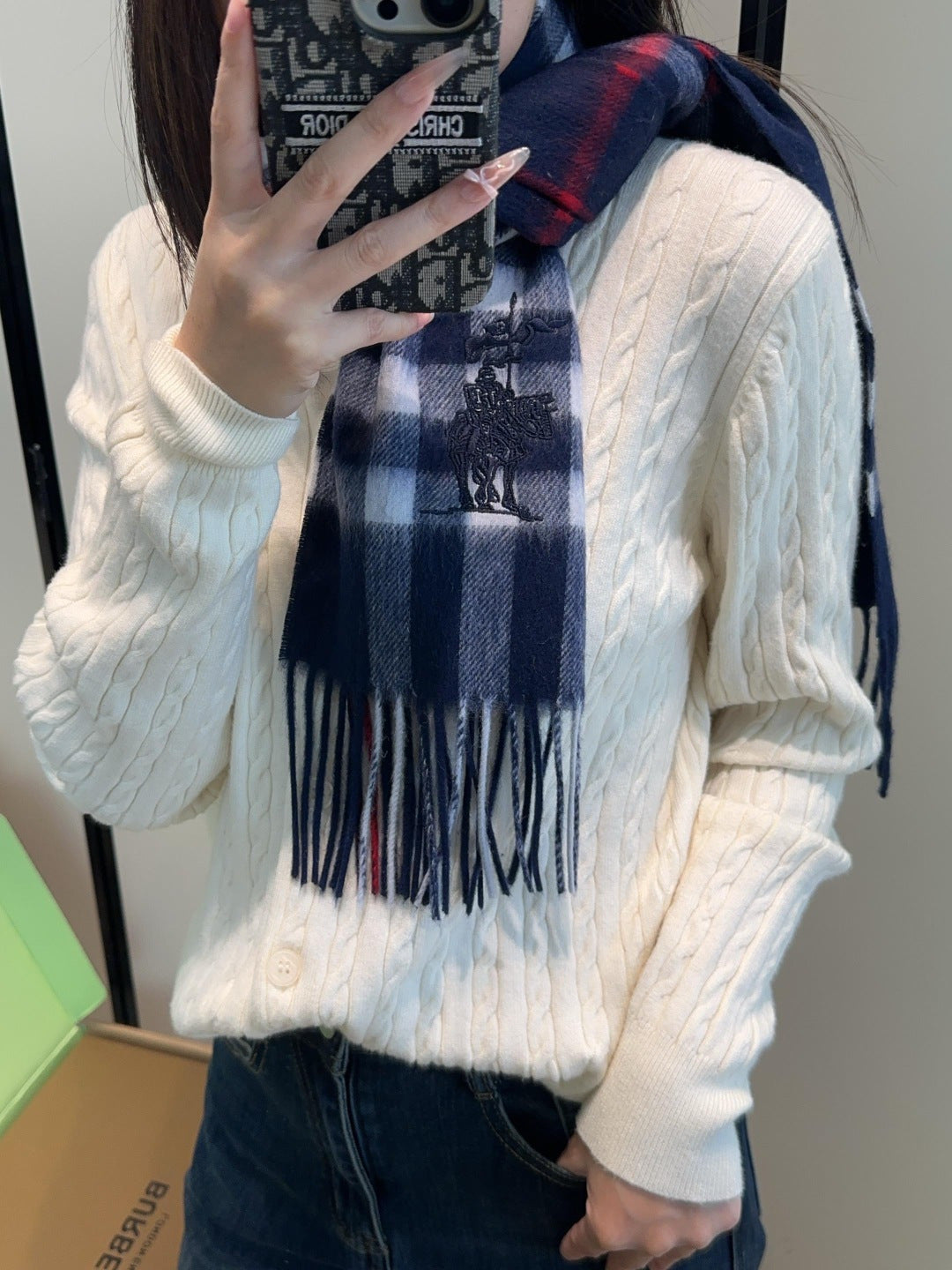 China Replica Burberry Scarf 46usd Only