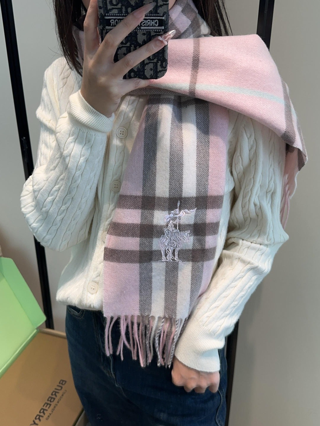 China Replica Burberry Scarf 46usd Only
