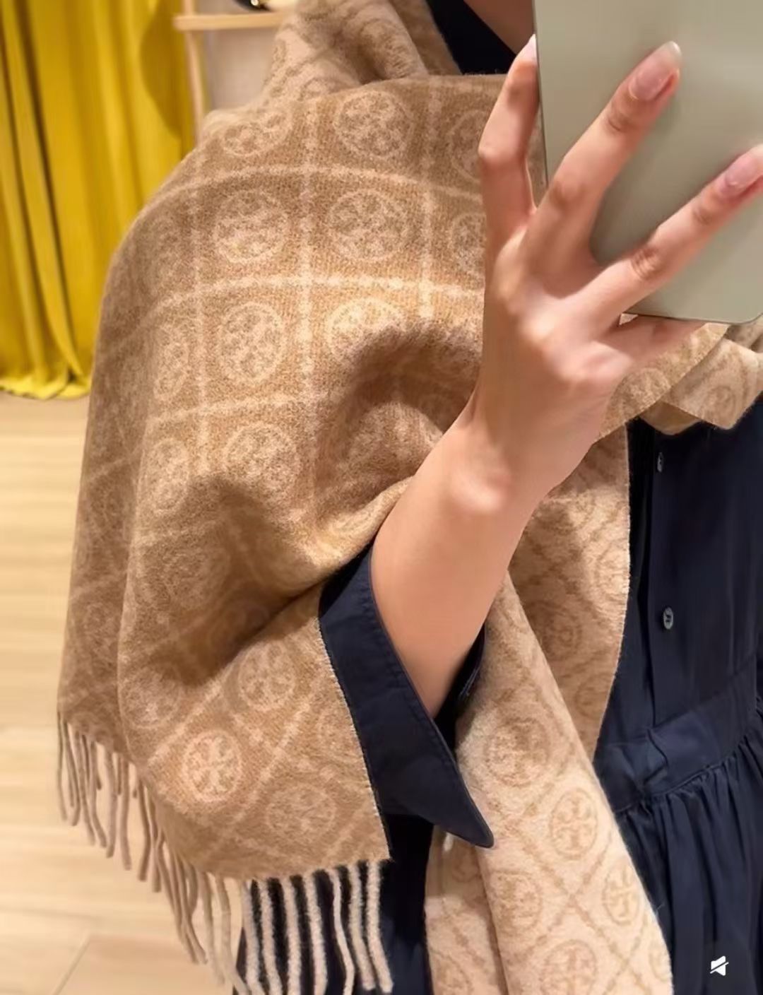 China Replica Burberry Scarf 46usd Only