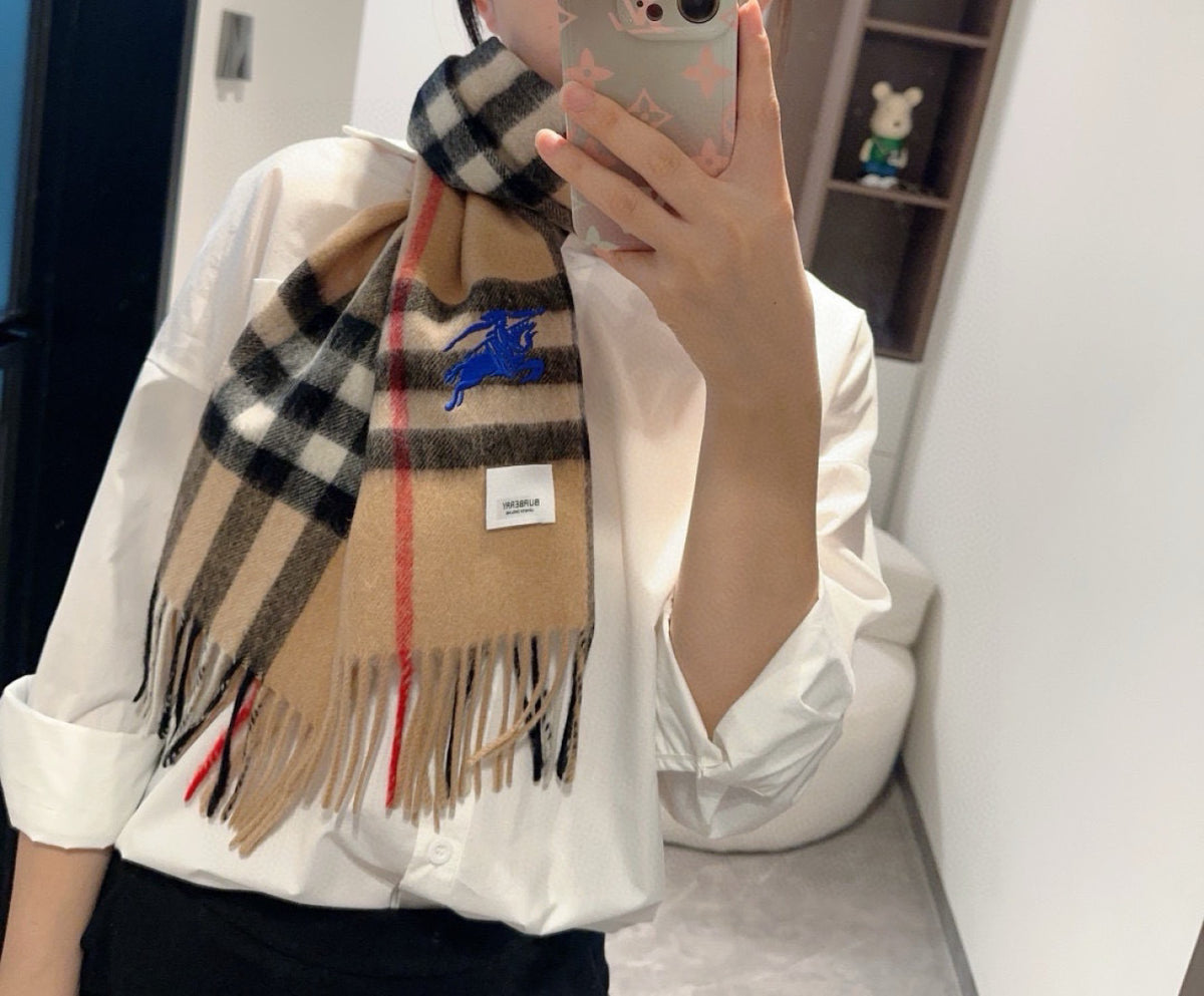 China Replica Burberry Scarf 40usd Only