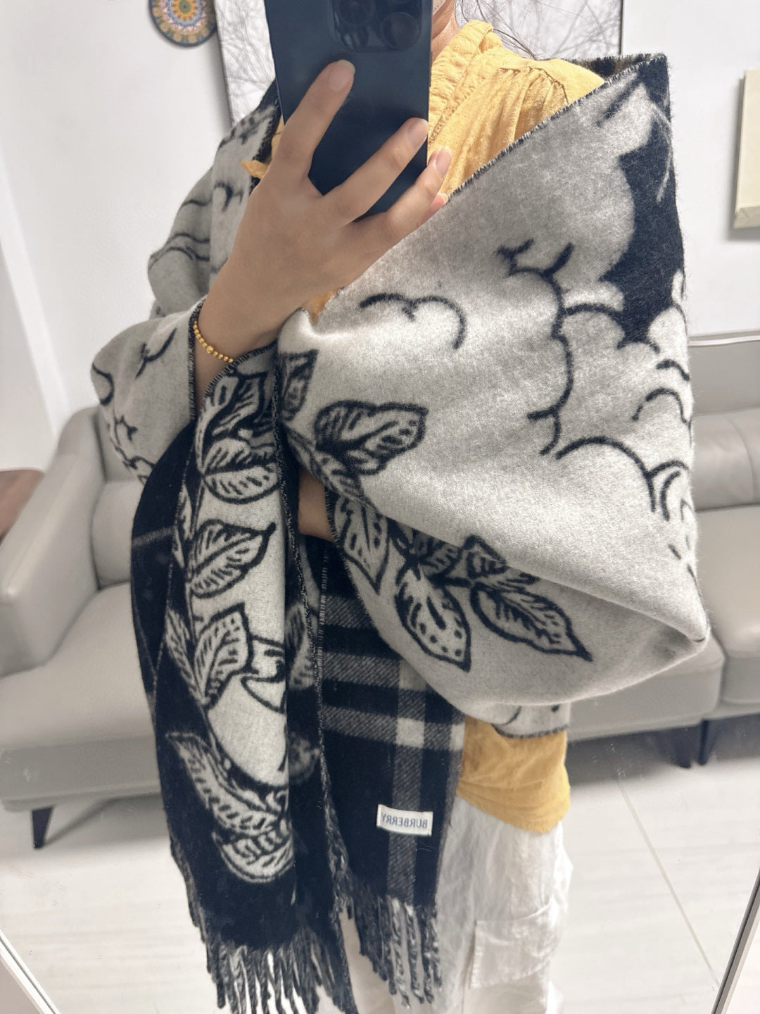 China Replica Burberry Scarf 54usd Only