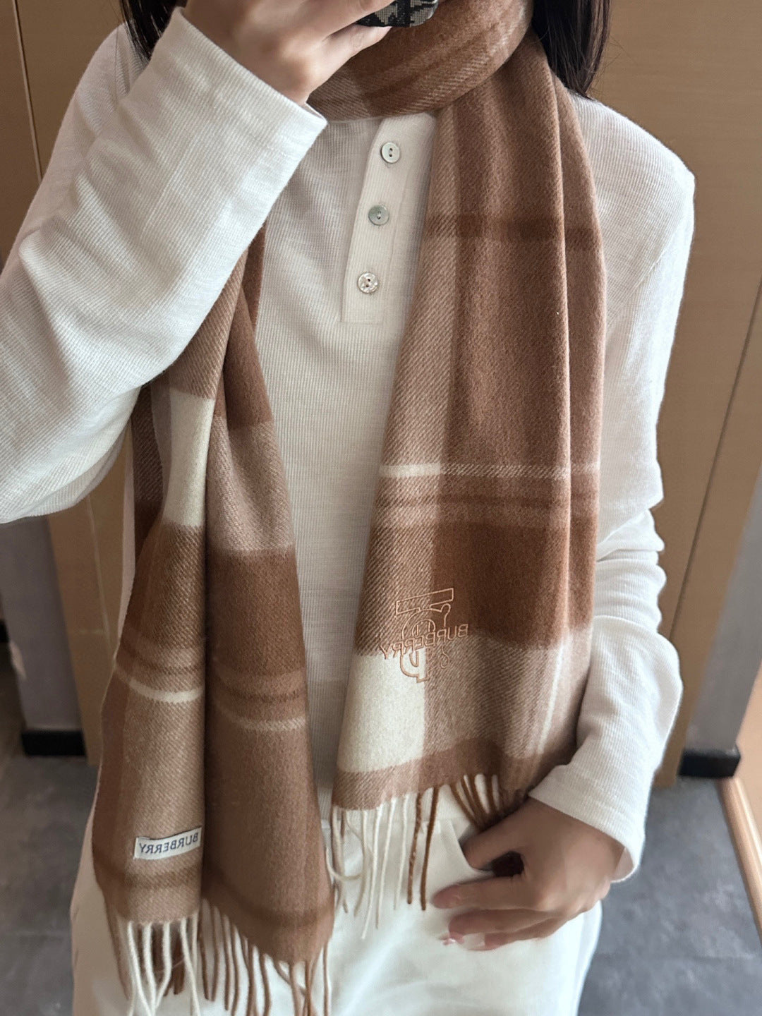 China Replica Burberry Scarf 44usd Only