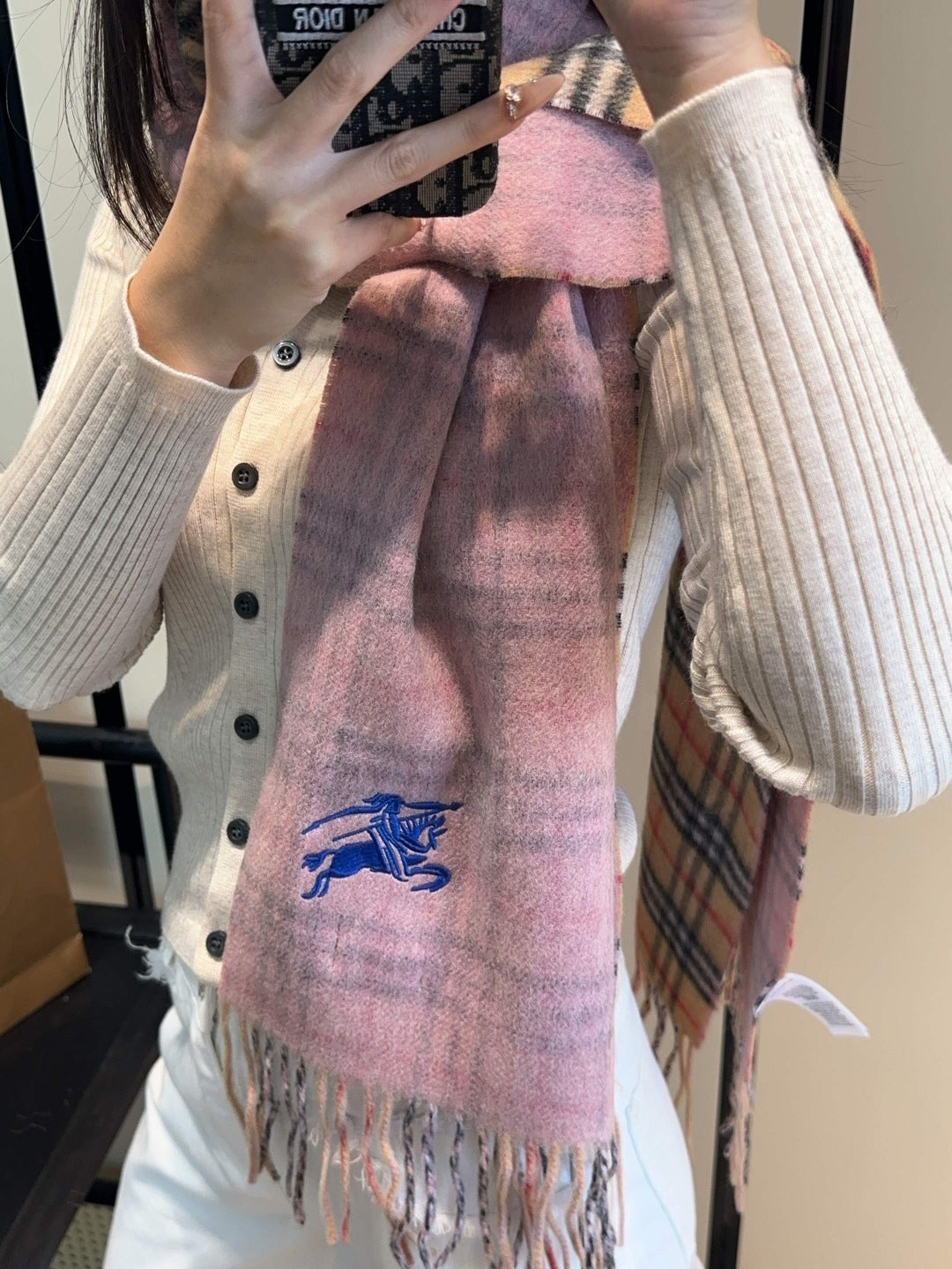 China Replica Burberry Scarf 48usd Only