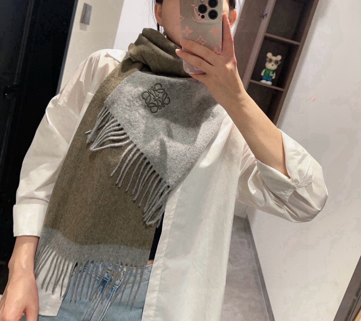 China Replica Loewe Scarf 44usd Only